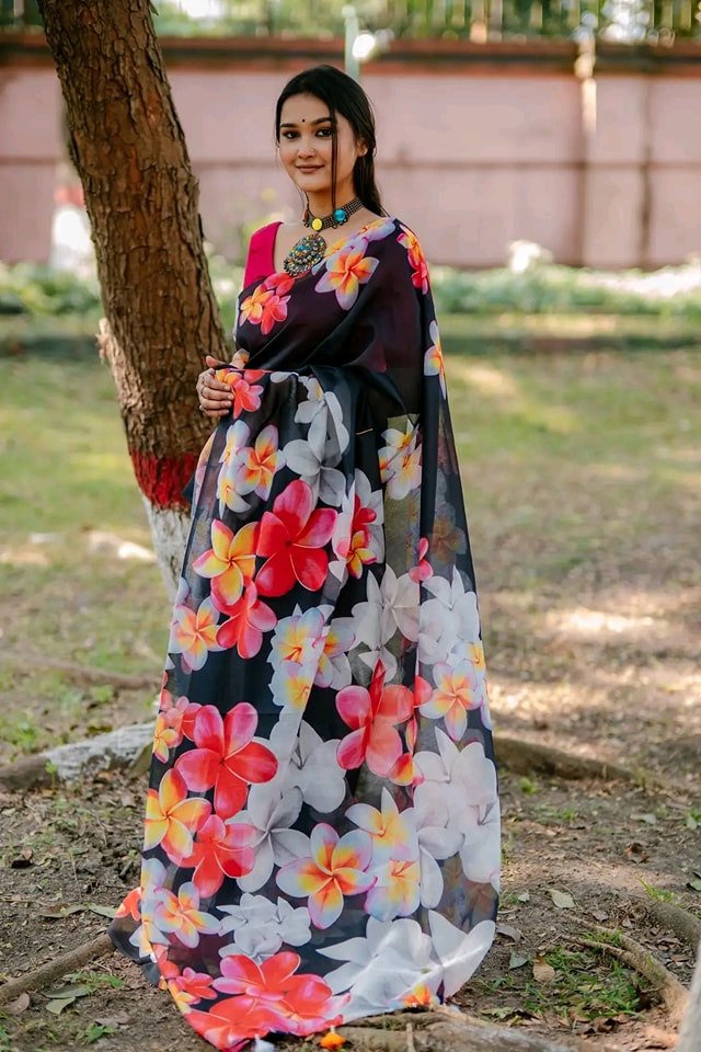 ডিজিটাল প্রিন্ট চান্দুরি সিল্ক শাড়ি